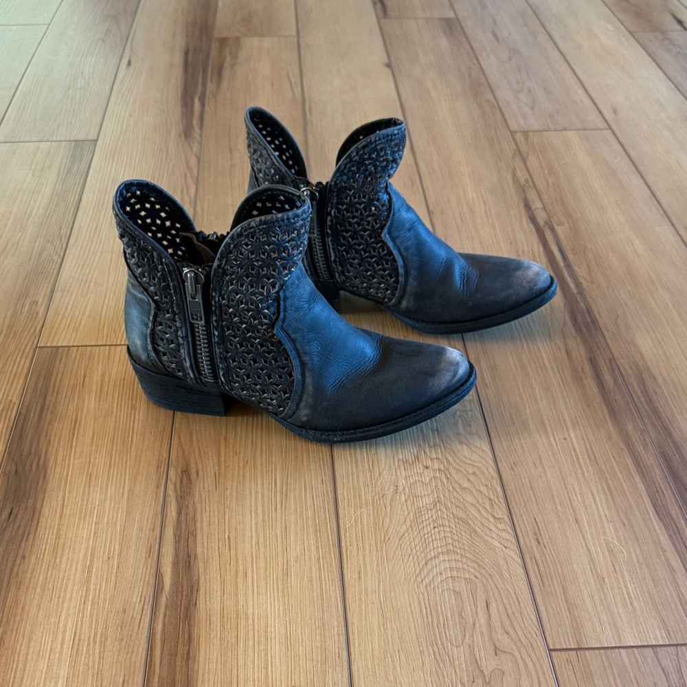 Circle G Black Leather Ankle Boots